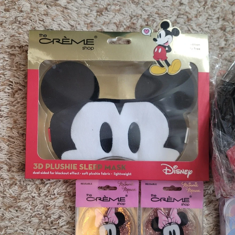 The Crème Shop Disney Beauty Set Womens Red Mickey Minnie Makeup Skincare Bundle